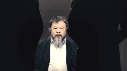 《傻伯夷》摇滚影视音乐共长5分多钟，由艾未未饰演男主角（YouTube视频截图）
