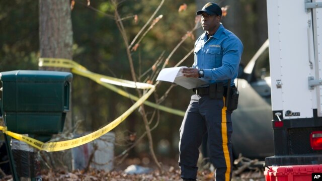 La policía investiga las causas de la muerte del individuo.