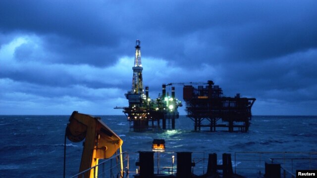 Ảnh minh họa: Giàn khoan dầu của Tổng công ty dầu khí ngoài khơi quốc gia Trung Quốc CNOOC.