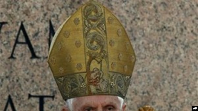 Pope Benedict XVI celebrates a Palm Sunday mass in St. Peter's square, at the Vatican, April 17, 2011