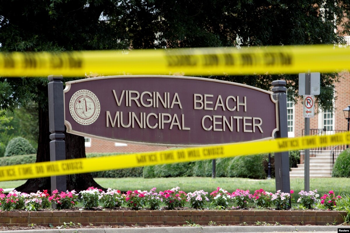 Gobernador de Virginia pide debatir control de armas