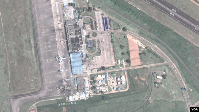 Picha ya satalaiti ya uwanja wa Entebbe Uganda, July 3, 2014.