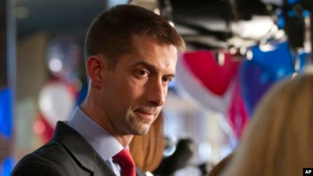 Dân biểu Cộng hòa Tom Cotton