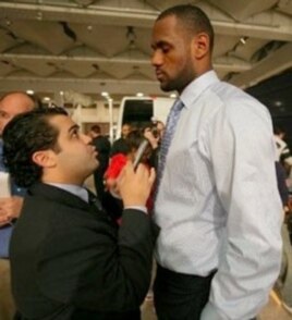 Arash Markaziy taniqli basketbolchi Lebron Jeyms bilan