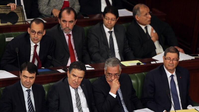 Avant le vote du Parlement, le gouvernement d'union appelle à la mobilisation en Tunisie