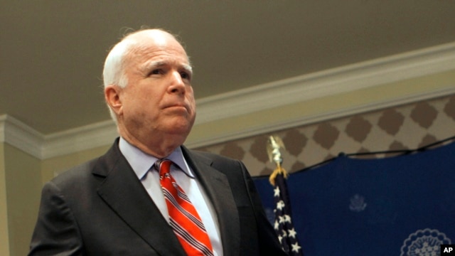 Thượng nghị sĩ Đảng Cộng hòa John McCain, chủ tịch Ủy ban Quân vụ Thượng viện, đề nghị Mỹ cung cấp hàng trăm triệu đôla để giúp huấn luyện và trang bị cho các lực lượng vũ trang của các nước Đông Nam Á