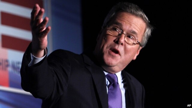 Selain menggalang dukungan bagi Mitt Romney, Jeb Bush membela kakaknya, mantan Presiden George W. Bush, yang sering jadi 'kambing hitam' pemerintahan Obama (foto: dok). 