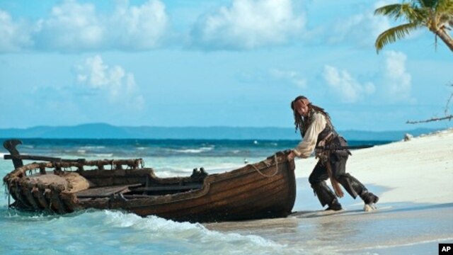 Johnny Depp y Helena Bonham-Carter, serán los protagonistas de ‘Piratas del Caribe 5’