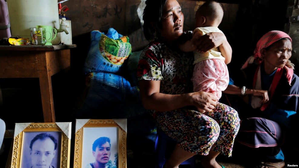 အသက္ဆံုးခဲ့ရတဲ့ မိုင္းေယာ္ရြာသား မိသားစု။