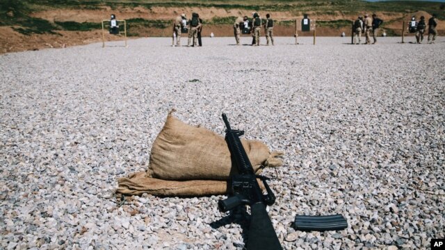 Một buổi huấn luyện cho các lực lượng Peshmerga của người Kurd ở Irbil, miền bắc Iraq, ngày 9/3/2016.