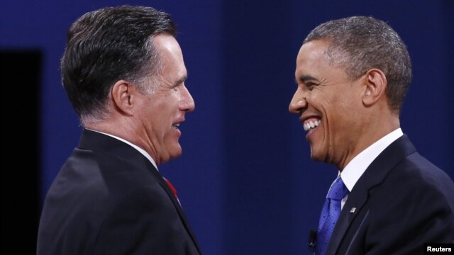 Presidente Barack Obama (D) e o candidato republicano Mitt Romney