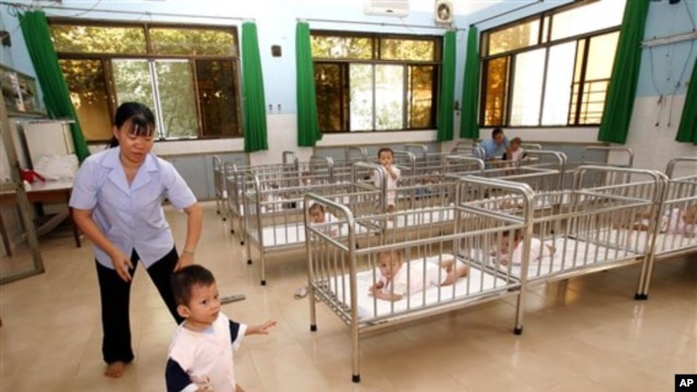 Trẻ em tại trại mồ côi Tam Bình 1 ở TPHCM.