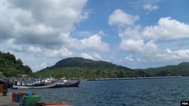 Pelabuhan Sabang, salah satu pelabuhan yang tengah dikembangkan di Aceh. (VOA/Budi Nahaba). Pemkot Langsa, Aceh akan mengantongi ijin trayek pelayaran langsung trayek Langsa-Penang dan berencana melakukan pelayaran perdana 23 Februari mendatang.