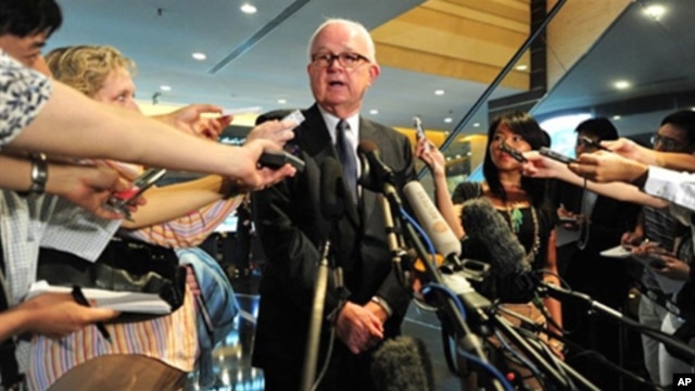 Top US envoy for North Korea's nuclear disarmament Stephen Bosworth briefs the media in Beijing. Bosworth is in China for talks as part of a new diplomatic initiative on Pyongyang with his Chinese counterpart Wu Dawei, 16 Sep 2010.