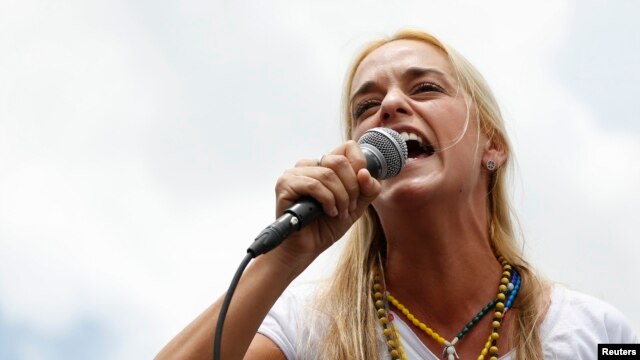 La esposa de López, Lilian Tintori, habló con la diplomática sobre los patrones de persecución a que son sometidos los venezolanos.
