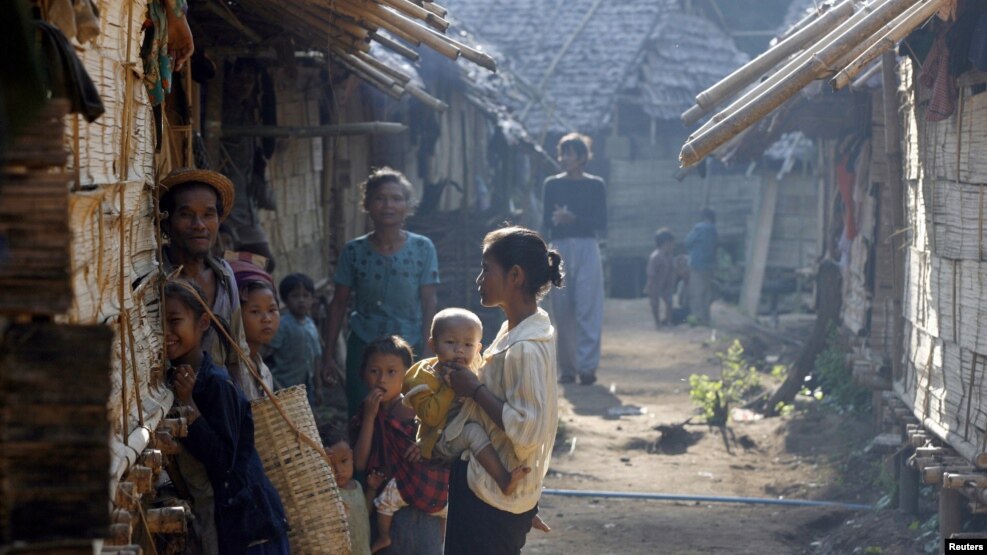 ကရင္ဒုကၡသည္မ်ား