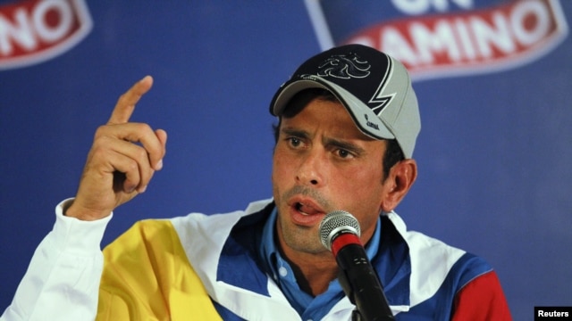 Henrique Capriles dijo que el país está detenido y le pidió al gobierno cumplir con los planes para salir de los problemas.