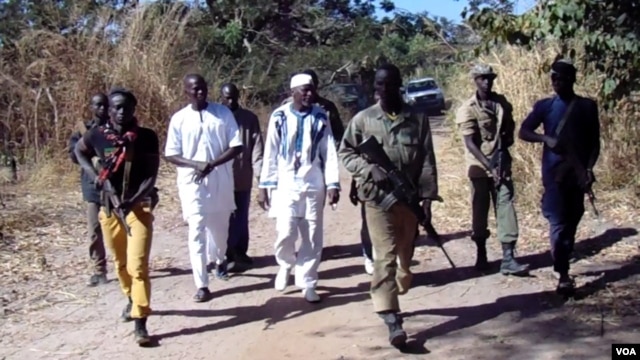 Forças do Movimento Frente Democrática de Casamance com o lider Salif Sadio