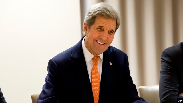 រដ្ឋ​មន្ត្រី​ការ​បរទេសសហរដ្ឋ​​អាមេរិក លោក ចន ឃែរី (John Kerry)។