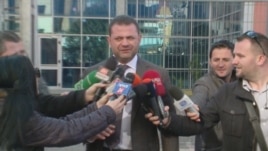 Deputetët e arrestuar merren në pyetje