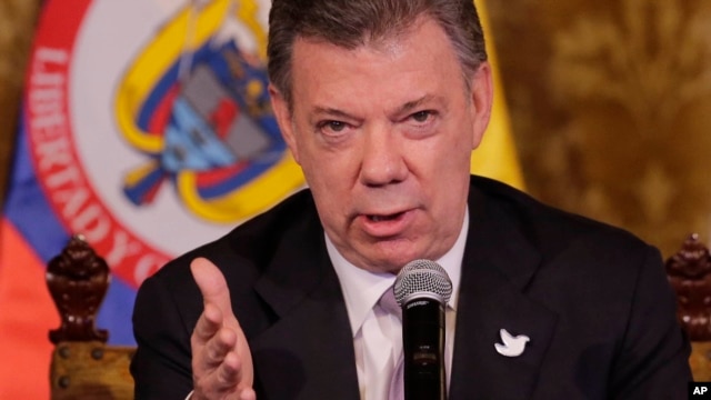 El presidente Juan Manuel Santos denunció el ataque provocado por rebeldes de la segunda fuerza guerrillera de Colombia en una apartada zona montañosa del noreste del país.