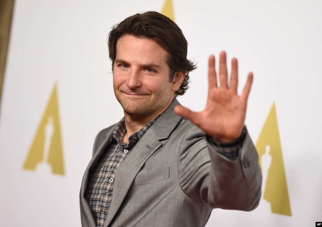 Bradley Cooper Surprised by 'American Sniper' Controversy - Voice of America