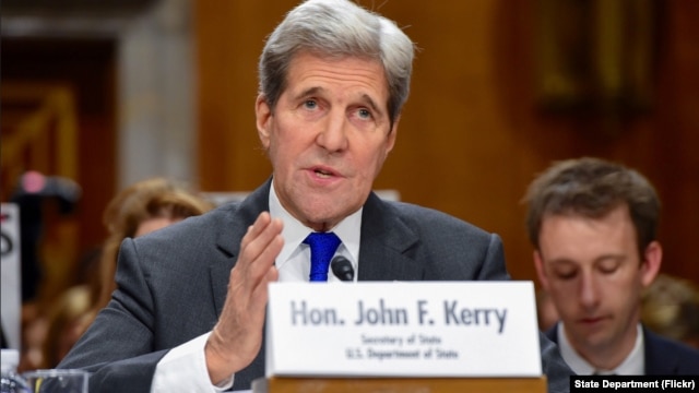 Ngoại trưởng Hoa Kỳ John Kerry phát biểu tại Ủy ban Đối ngoại Thượng viện vào ngày 23 tháng 2 năm 2016.