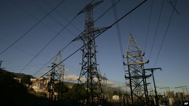Víctor Poleo afirma que las plantas cubanas son "ineficientes" para asumir la demanda de electricidad de Venezuela.