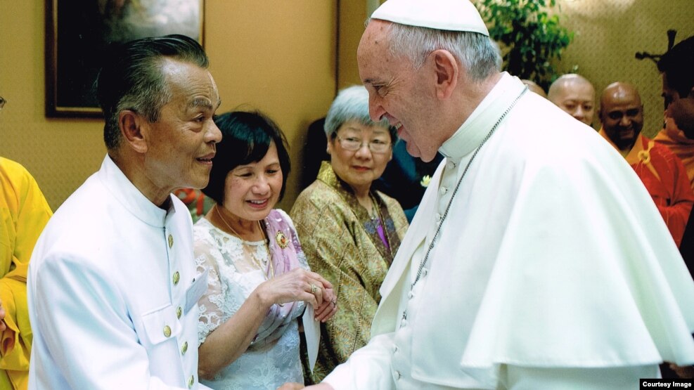 Sovan Tun, head of the the Cambodian Buddhist Society of Wat Buddhikaram Temple in Maryland, greets Pope Francis at the Vatican in Rome, in June 2015. (Photo courtesy of the Vatican/Sovan Tun)