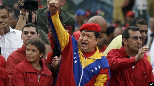 Hugo Chávez quiere acelerar el socialismo en Venezuela quitándole todo el espacio y poder a la oposición.
