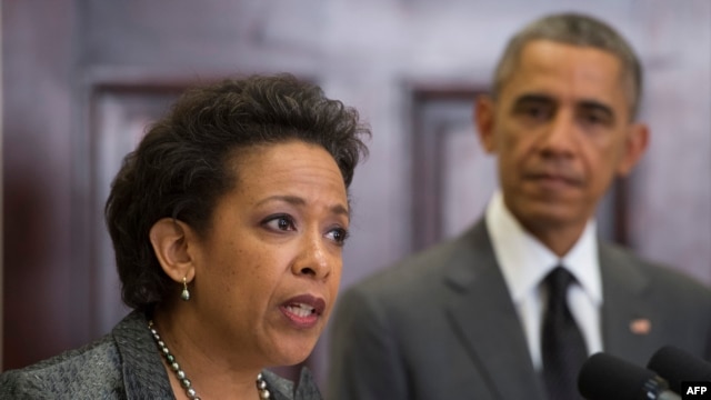 Rais Barack Obama (kulia) baada ya kumteuwa Loretta Lynch (kushoto) kuwa mwanasheria mkuu mpya, White House, November 8, 2014.