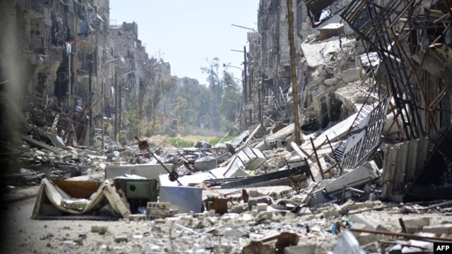 A general view shows destruction in Yarmouk Palestinian refugee camp in the Syrian capital Damascus, April 6, 2015.