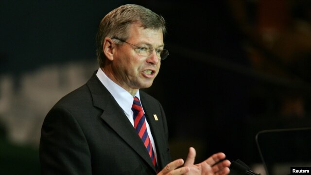 Kjell Magne Bondevik addresses the 2005 World Summit during the 60th General Assembly of the United Nations in New York, September 16, 2005.