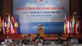 Tổng Tham mưu trưởng Quân đội Nhân dân Việt Nam Đỗ Bá Tỵ đọc phát biểu tại một cuộc họp tại Hà Nội (Ảnh tư liệu)