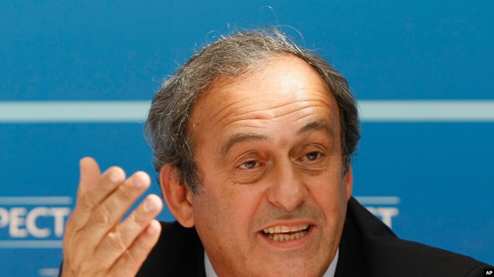 Michel Platini, vendredi 28 août 2015 à Monaco. (AP Photo/<b>Claude Paris</b> - D1815D6D-41FA-4ED6-AD00-6F85AA7D2DDA_w987_r1_s