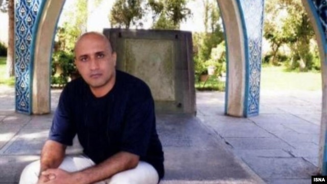 ستار بهشتی کارگز وبلاگ نویس ایرانی که پس از اعتراضات ۱۳۸۸ دستگیر و در طول بازداشت جان خود را از دست داد
