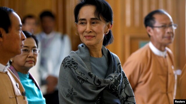 Bà Aung San Suu Kyi tại Quốc hội Liên bang ở Naypyitaw, Myanmar, ngày 28//2016.