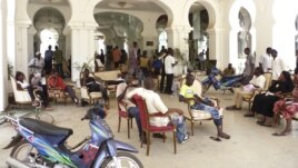 Protesters occupy Mali's presidential palace in the capital Bamako, May 21, 2012. 
