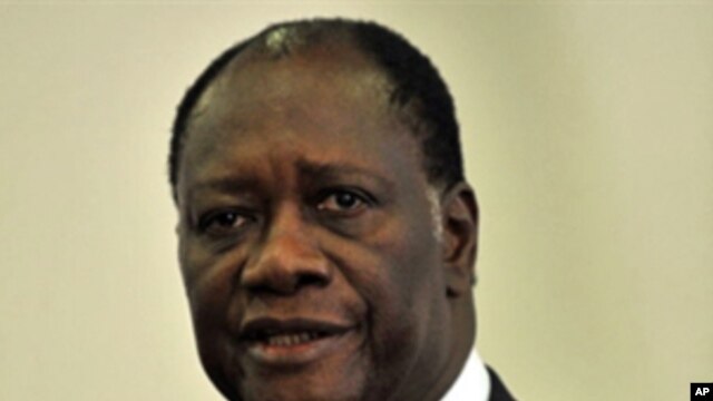 Ivory Coast’s former Prime Minister and internationally-recognized winner of last November's presidential election Alassane Ouattara speaks during a press conference, Abidjan (File Photo)