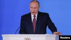 Putin se dirige a la Asamblea Federal rusa.