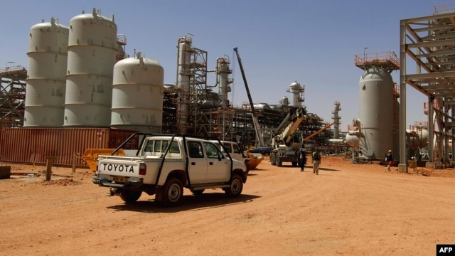 Handout photo released by Norway's energy group Statoil on January 17, 2013 shows vehicles parked at the In Amenas gas field, jointly operated by British oil giant BP, Norway's Statoil and state-run Algerian energy firm Sonatrach, in eastern Algeria near