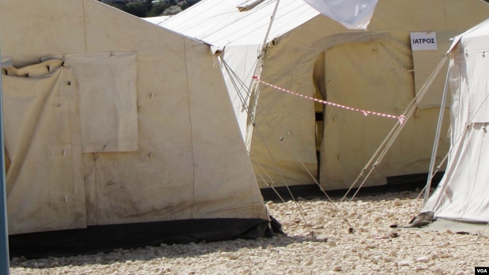 Më shumë refugjatë drejt kufirit shqiptar