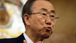 Tổng thư ký Liên Hiệp Quốc Ban Ki-moon tới Trung Đông để kêu gọi hai bên kiềm chế.