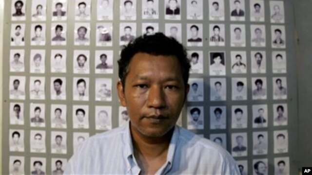 ႏိုင္ငံေရးအက်ဥ္းသားမ်ား ကူညီေစာင့္ေရွာက္ေရးအဖြဲ႔ (AAPP) တြဲဘက္အတြင္းေရးမွဴး ဦးဘိုၾကည္။