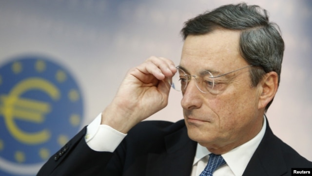 El presidente del Banco Central Europeo, Mario Draghi, aboga porque los países del bloque reduzcan el gasto público aún más.