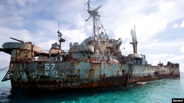 Trung Quốc tố cáo Philippines lừa dối công luận và cộng đồng quốc tế về ý định thật sự của việc cho chiếc tàu chiến BRP Sierra Madre (hình trên) đóng ở bãi cạn Second Thomas từ năm 1999 tới nay.