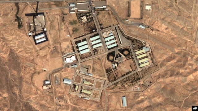 Foto satelit menunjukkan komplek militer utama Iran di Parchin yang diduga melakukan pengujian komponen bagi pengembangan senjata nuklir (foto: dok). 