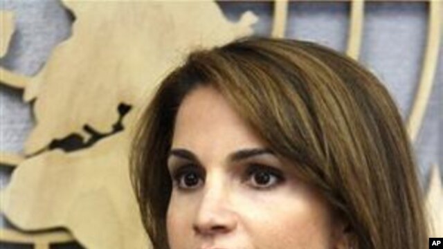 Queen Rania of Jordan attends a meeting with UN Secretary-General Ban Ki-moon, at United Nations headquarters, 22 Sep 2010