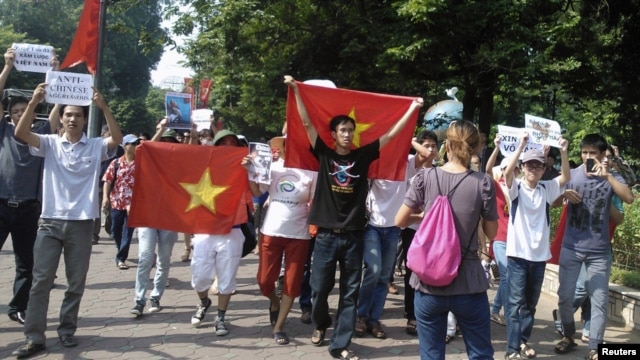 Biểu tình chống Trung Quốc tại Hà Nội ngày 5/8/2012