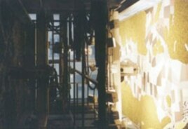 Some flight simulators make use of cameras and terrain mock-ups. The terrain can even appear dead ahead in a free-fall crisis replication.